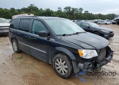 2016 Chrysler Town & Country Touring z USA, uszkodzony, nr VIN 2C4RC1BG2GR292913